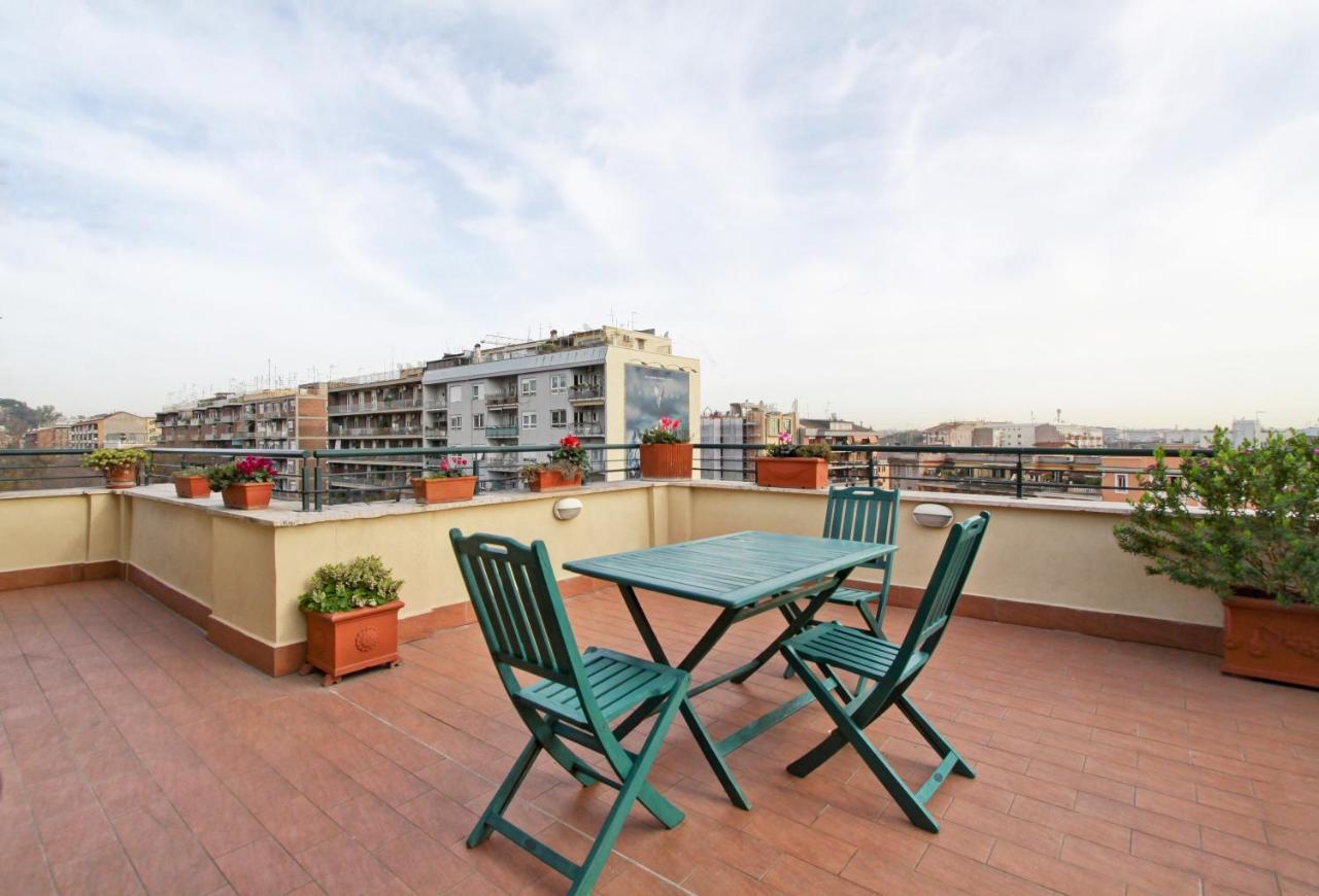 Апартаменты In The Clouds Over Trastevere, Penthouse Studio Рим Экстерьер фото